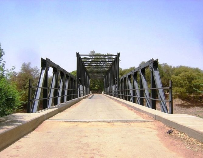 Le pont  colonial de Makary